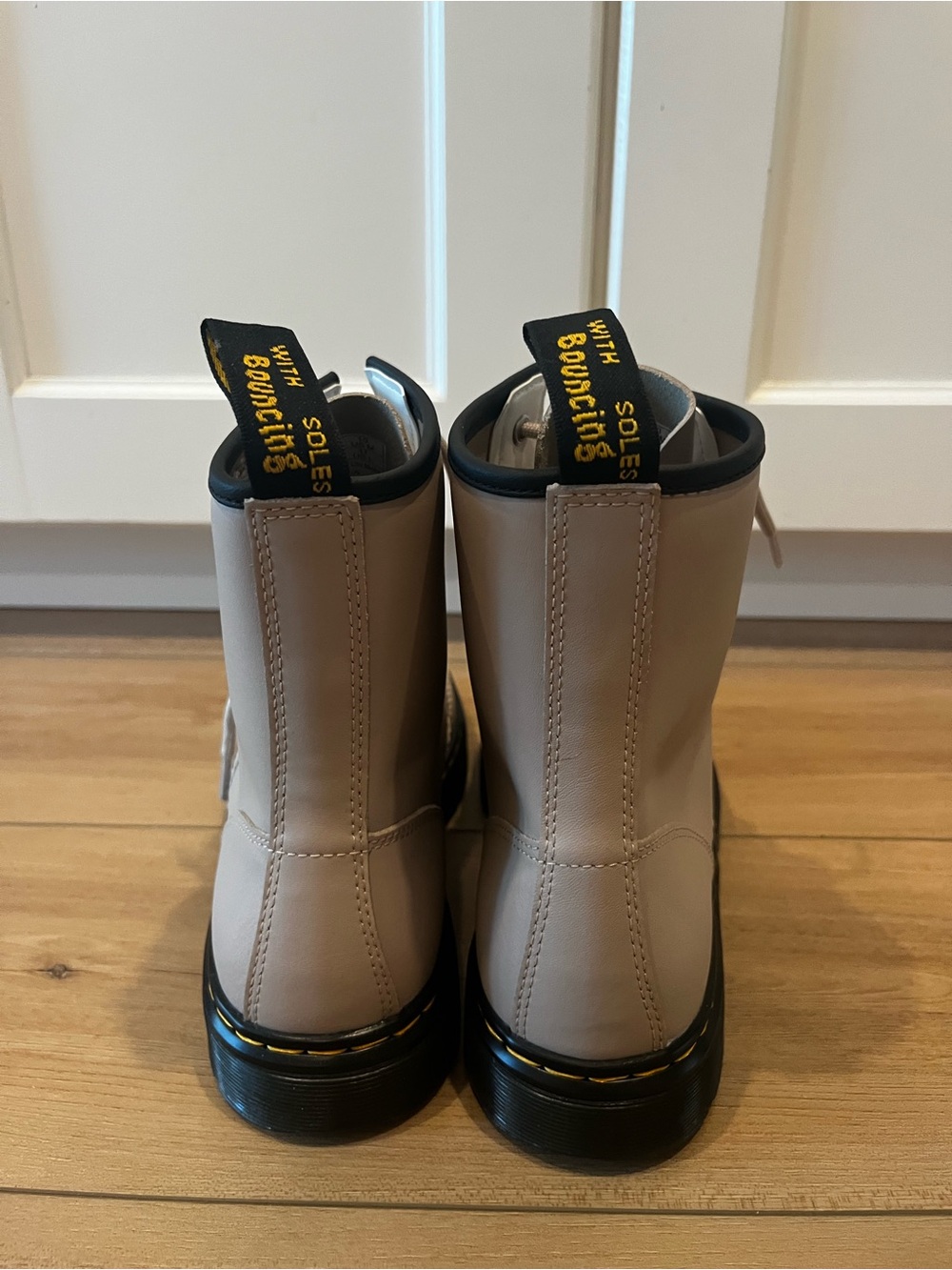 Dr. Martens Zavala Bootie Vintage Taupe Size 11 W or 10 M Leather Round Toe - Picture 6 of 9
